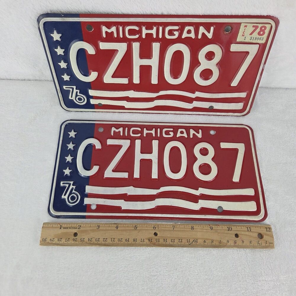 Vintage 1976 Michigan Bicentennial License Plate Pair CZH087 Matching Set - Picture 2 of 6